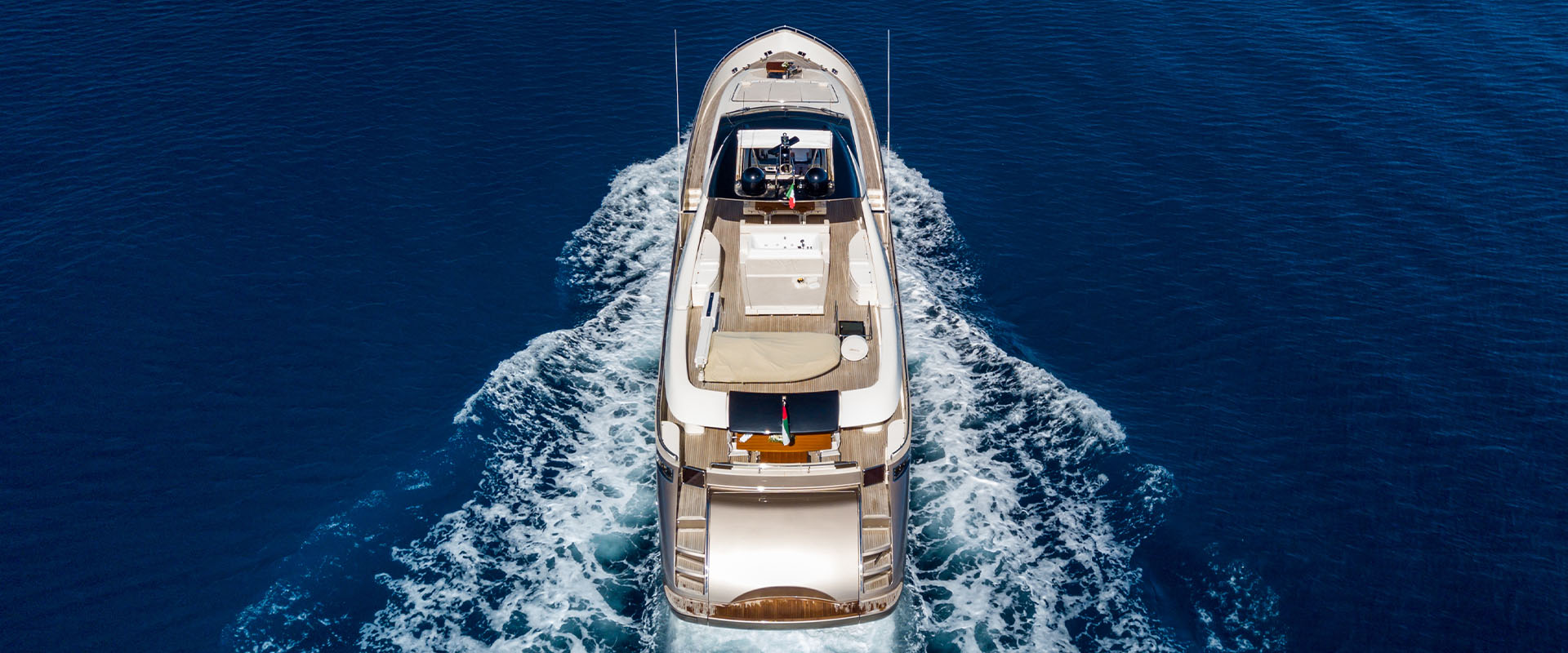 Theta Yacht